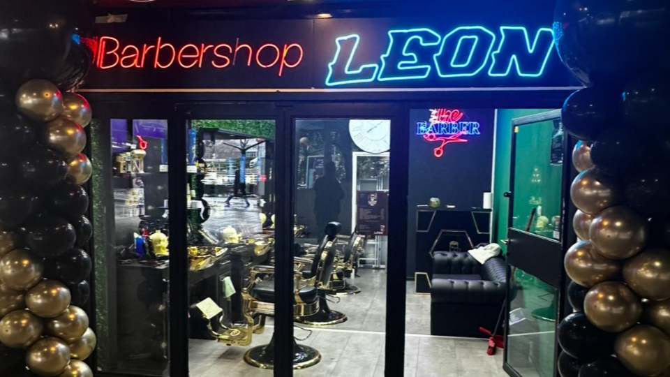 Barbershop Leon Split